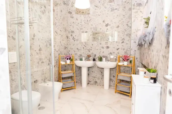 Πανσιόν Behind Duomo Rooms Μιλάνο